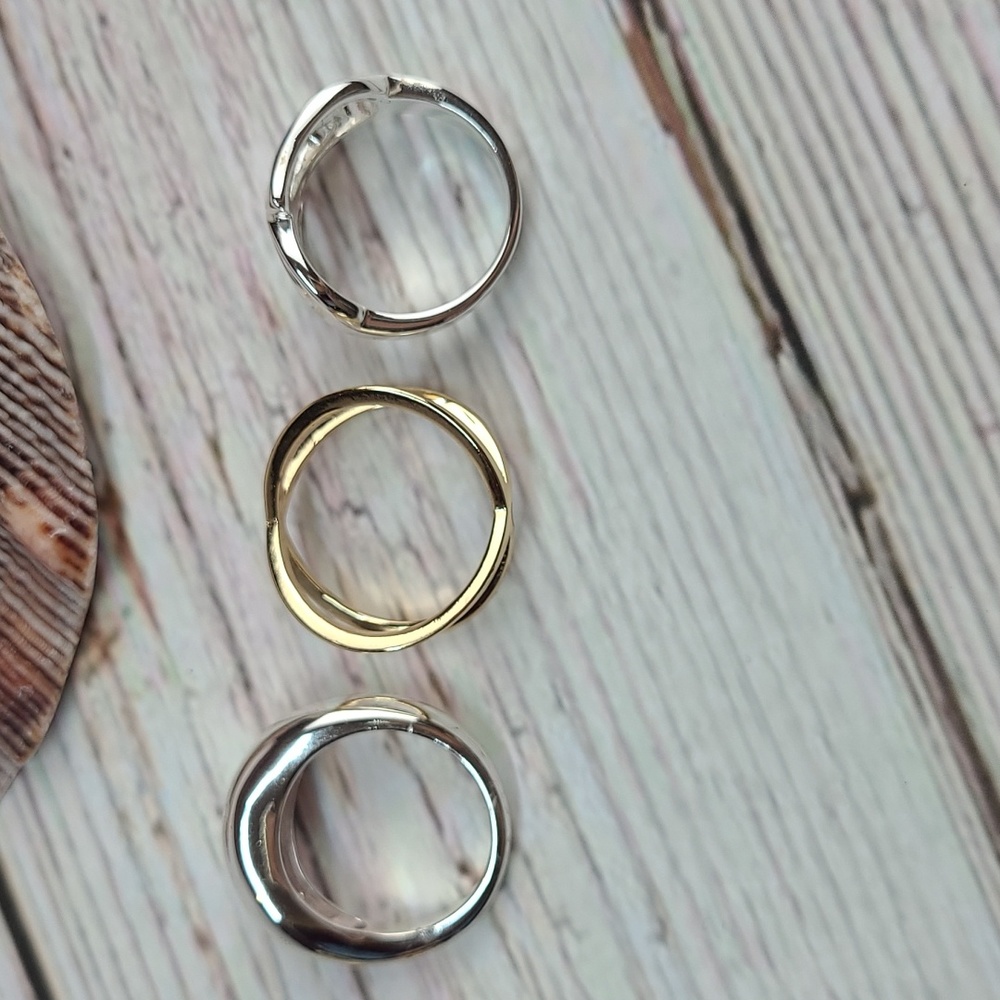 BUNDLE OF THREE FASHION RINGS - Picture 4 of 12